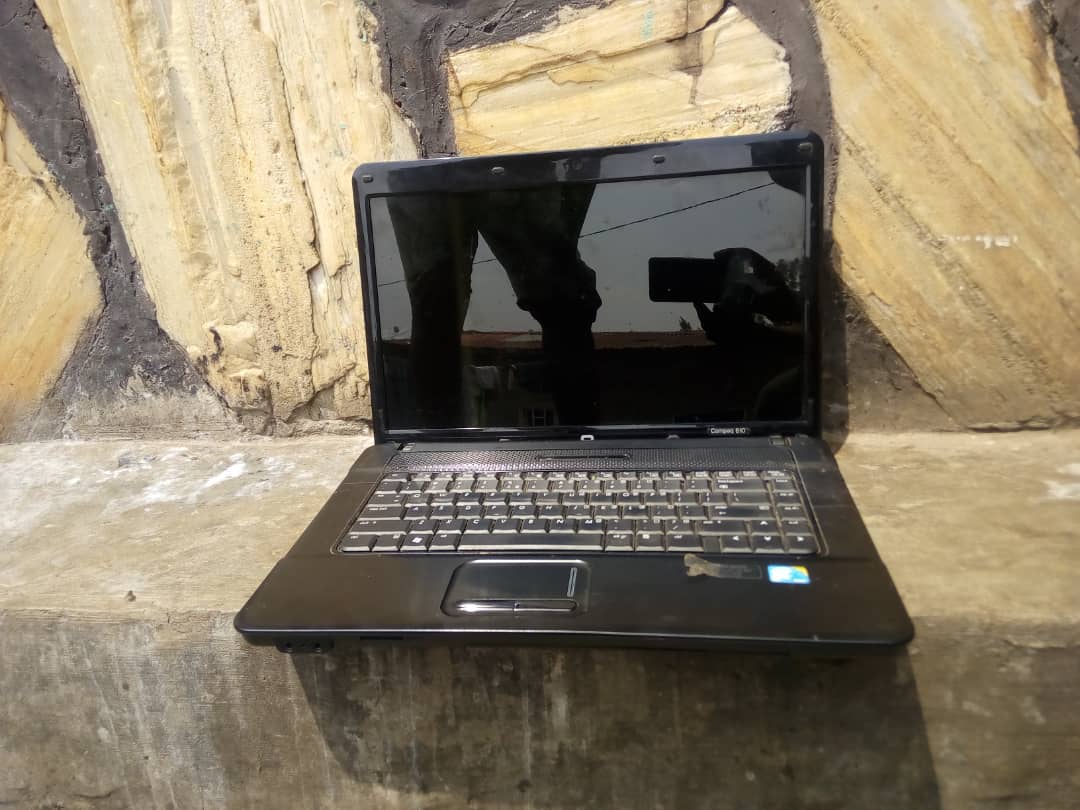 COMPAQ 610